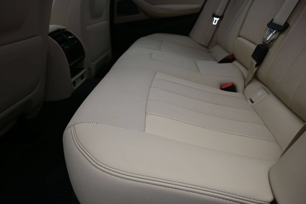 Certified 2023 BMW 530i w/ Premium Package RWD image 11