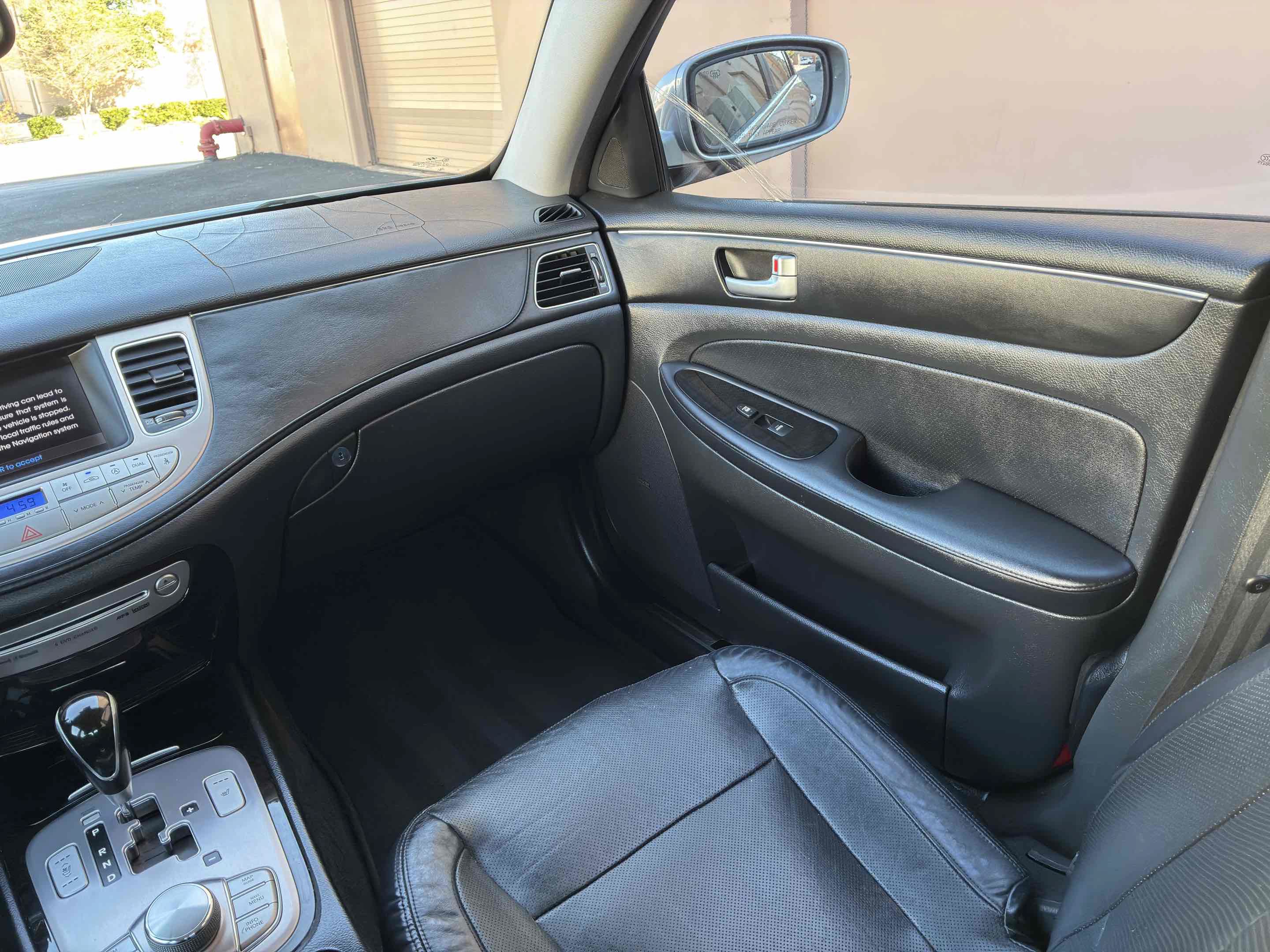 Used 2012 Hyundai Genesis 5.0 RWD image 18
