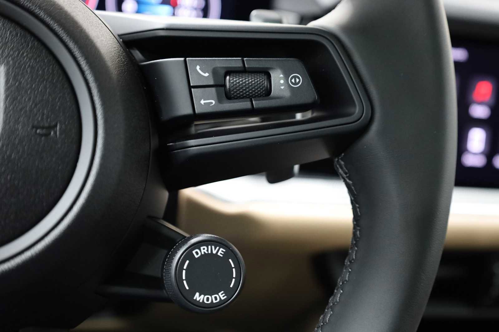 Certified 2024 Porsche Cayenne image 21