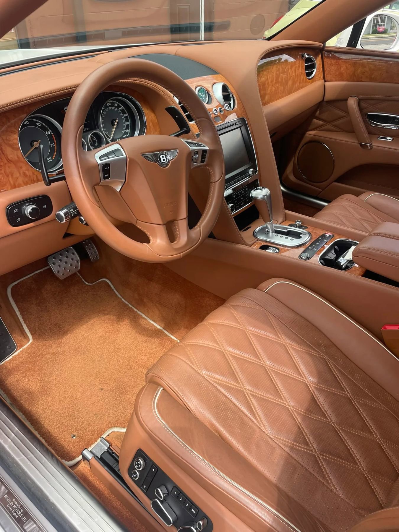 Used 2014 Bentley Flying Spur W12 image 4