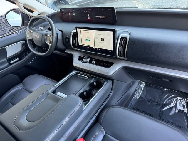 Certified 2025 Ford Expedition Active AWD/4WD image 24
