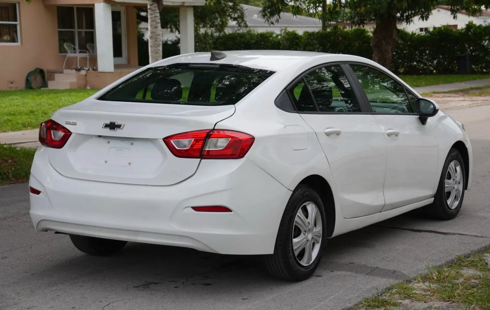 Used 2018 Chevrolet Cruze LS FWD image 6