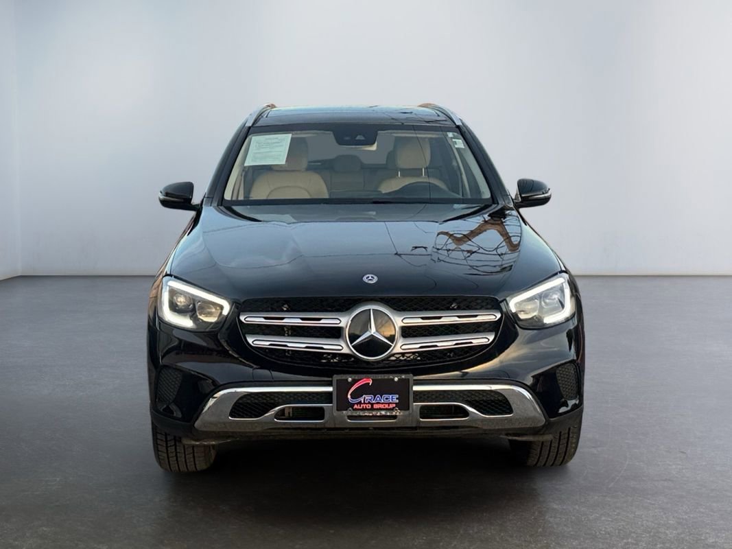 Used 2020 Mercedes-Benz GLC 300 4MATIC w/ Exterior Lighting Package image 2