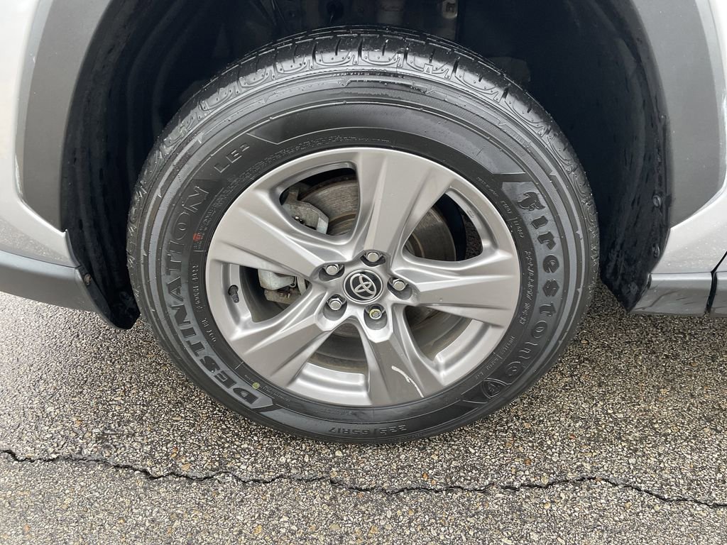 Used 2023 Toyota RAV4 XLE w/ Convenience Package image 9