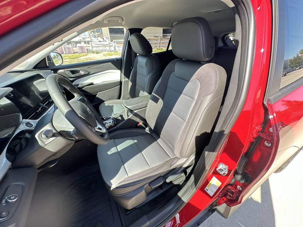 New 2026 Chevrolet Trax LT w/ Driver Confidence Package FWD image 18