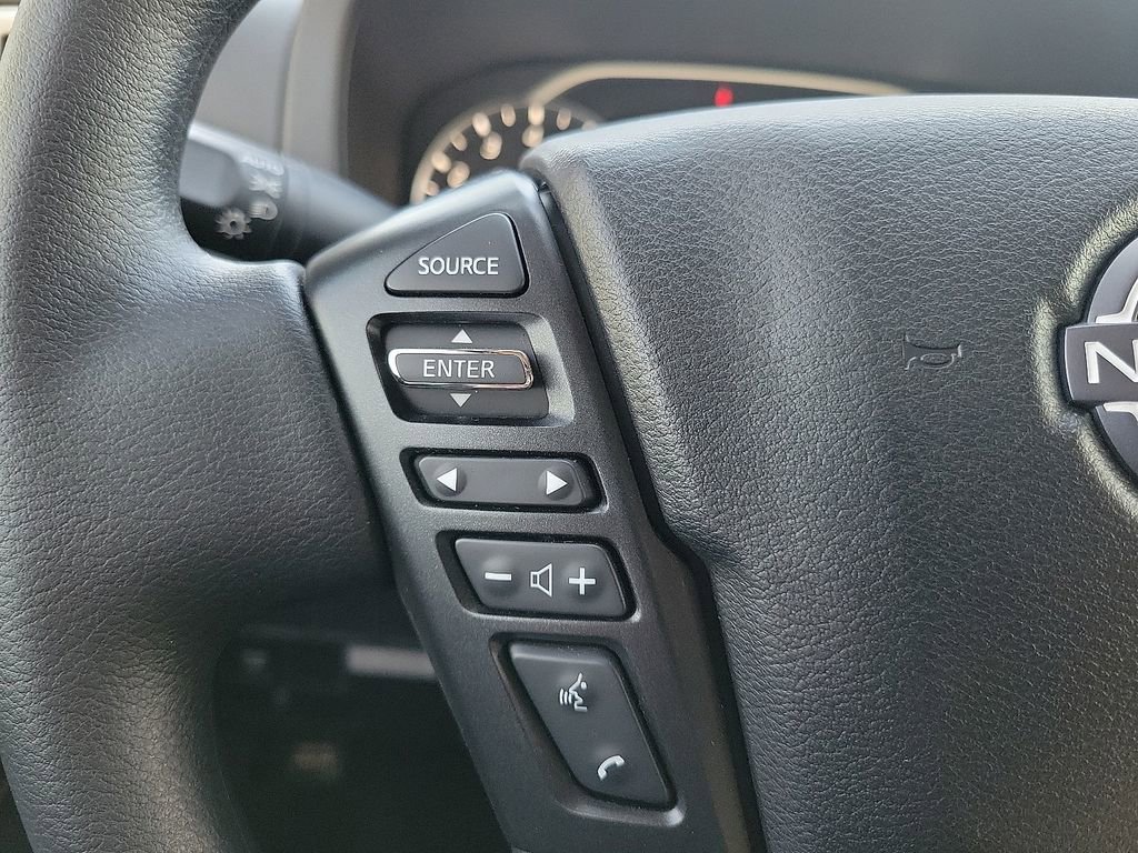 Used 2025 Nissan Frontier SV image 19
