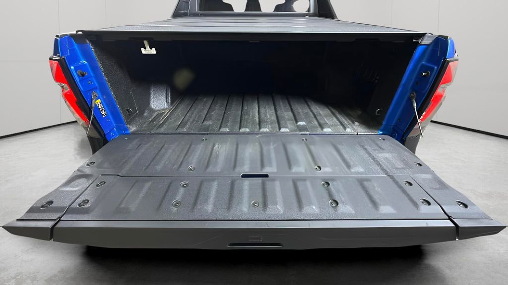 Certified 2025 Chevrolet Silverado EV RST AWD/4WD image 30