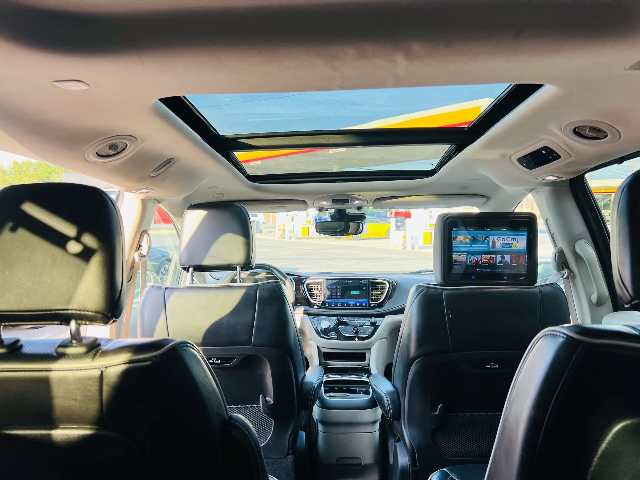 Used 2022 Chrysler Pacifica Limited image 23