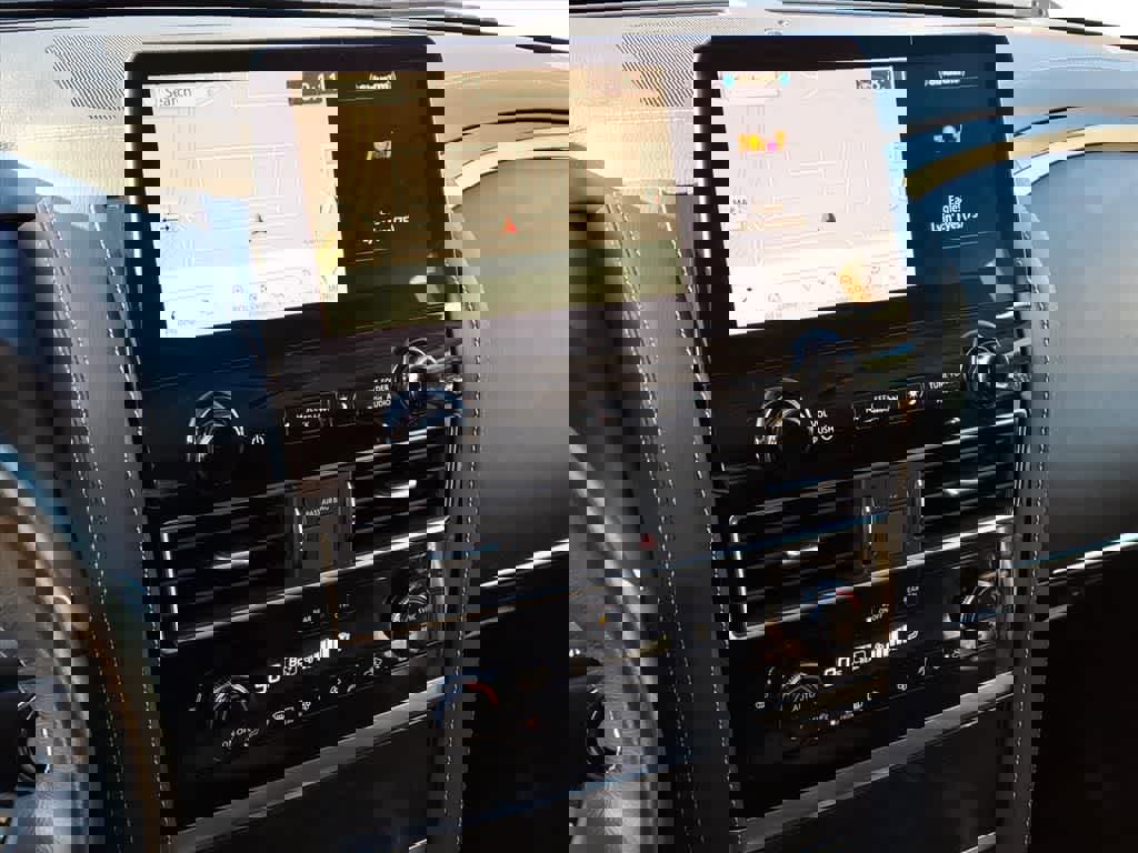 Used 2022 INFINITI QX80 Luxe w/ Cargo Package image 21