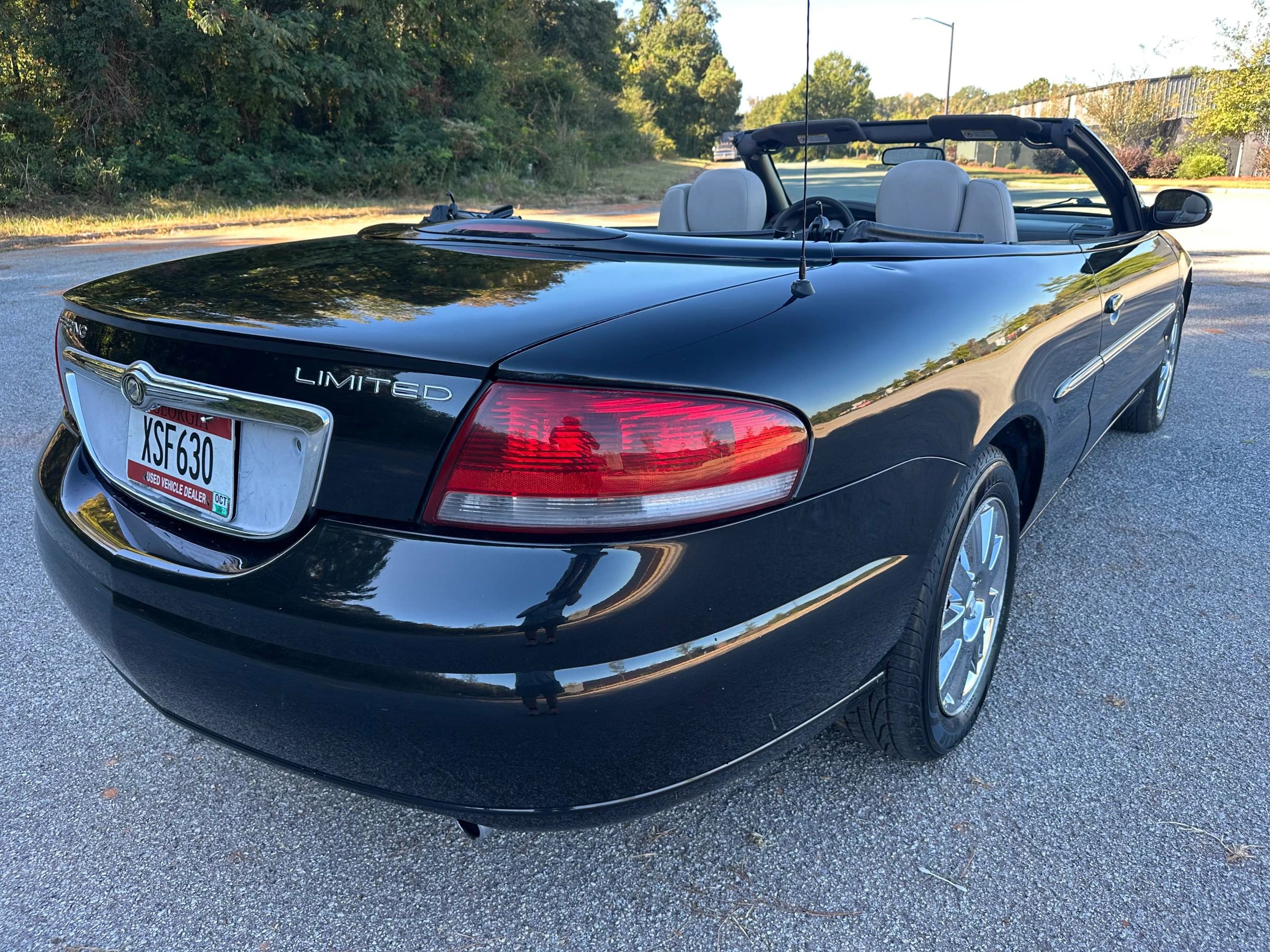 Used 2004 Chrysler Sebring Limited w/ Driver Convenience Group image 5