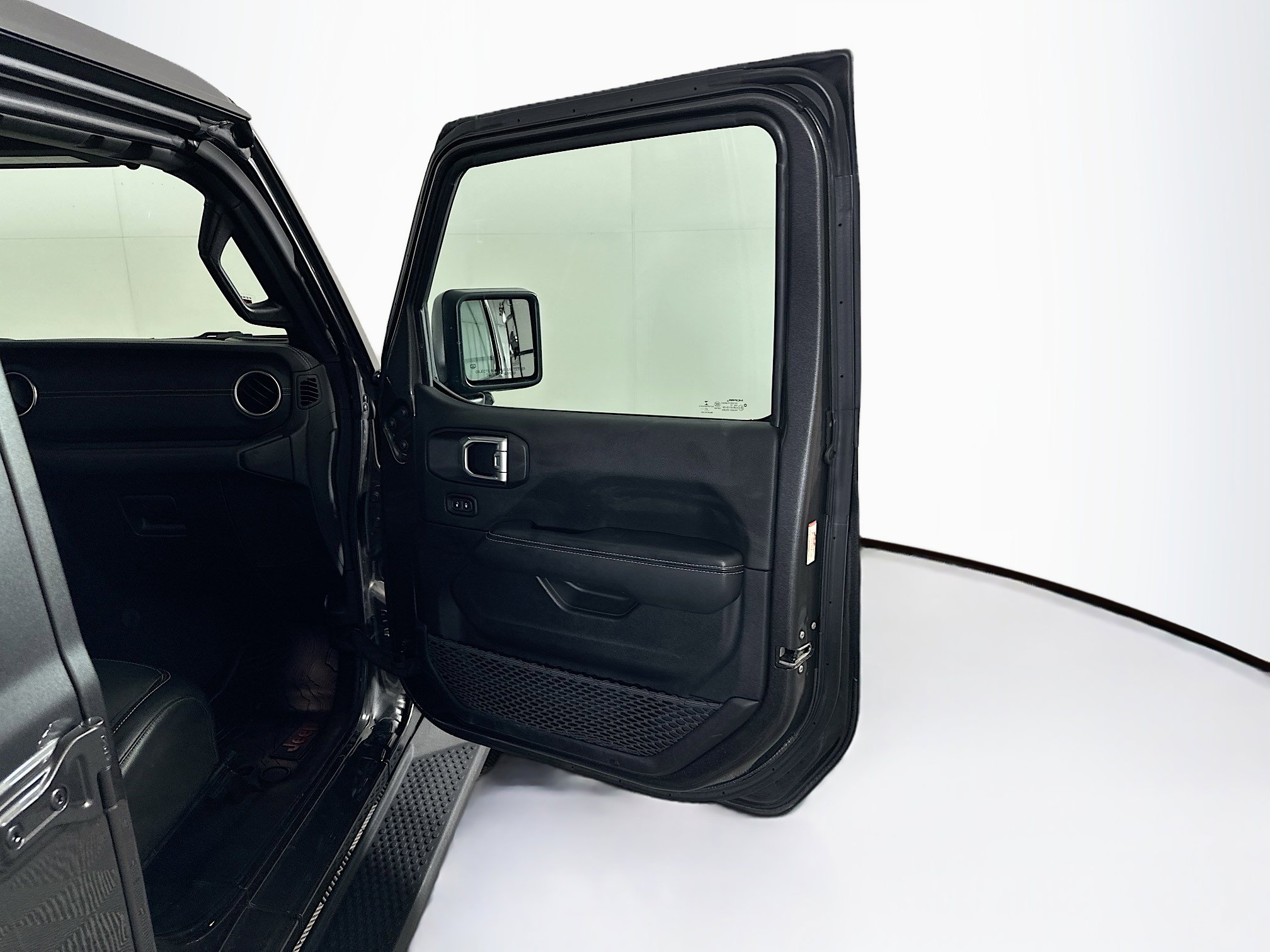 Used 2022 Jeep Wrangler Sahara image 32