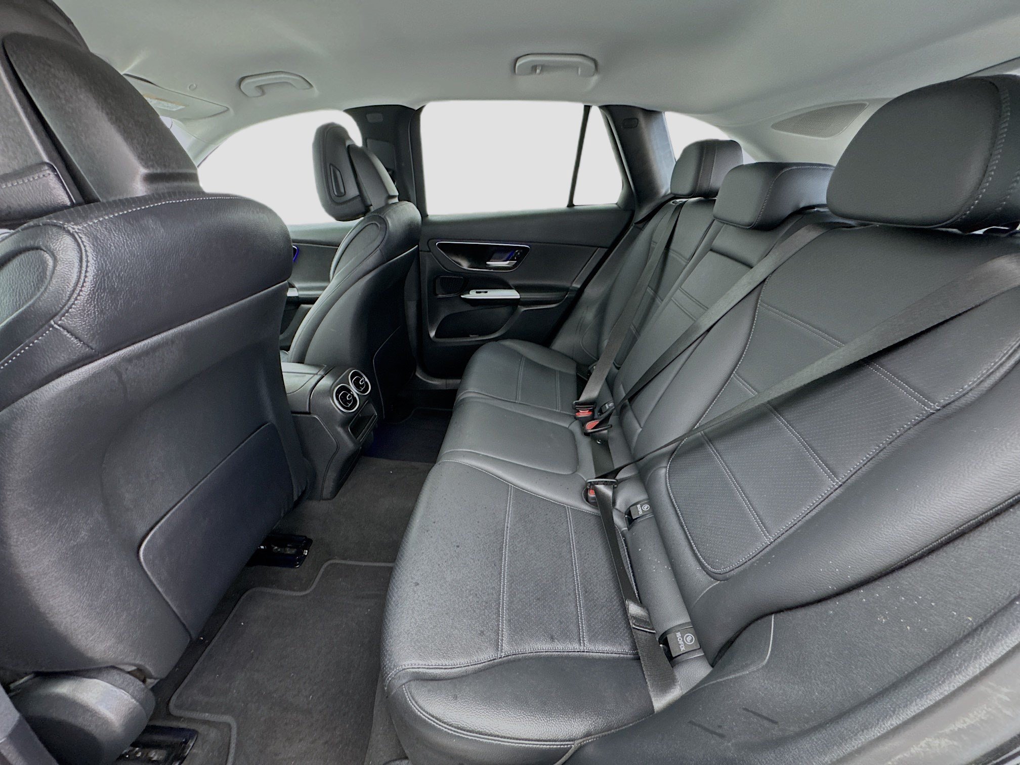 Used 2025 Mercedes-Benz GLC 350e 4MATIC image 15