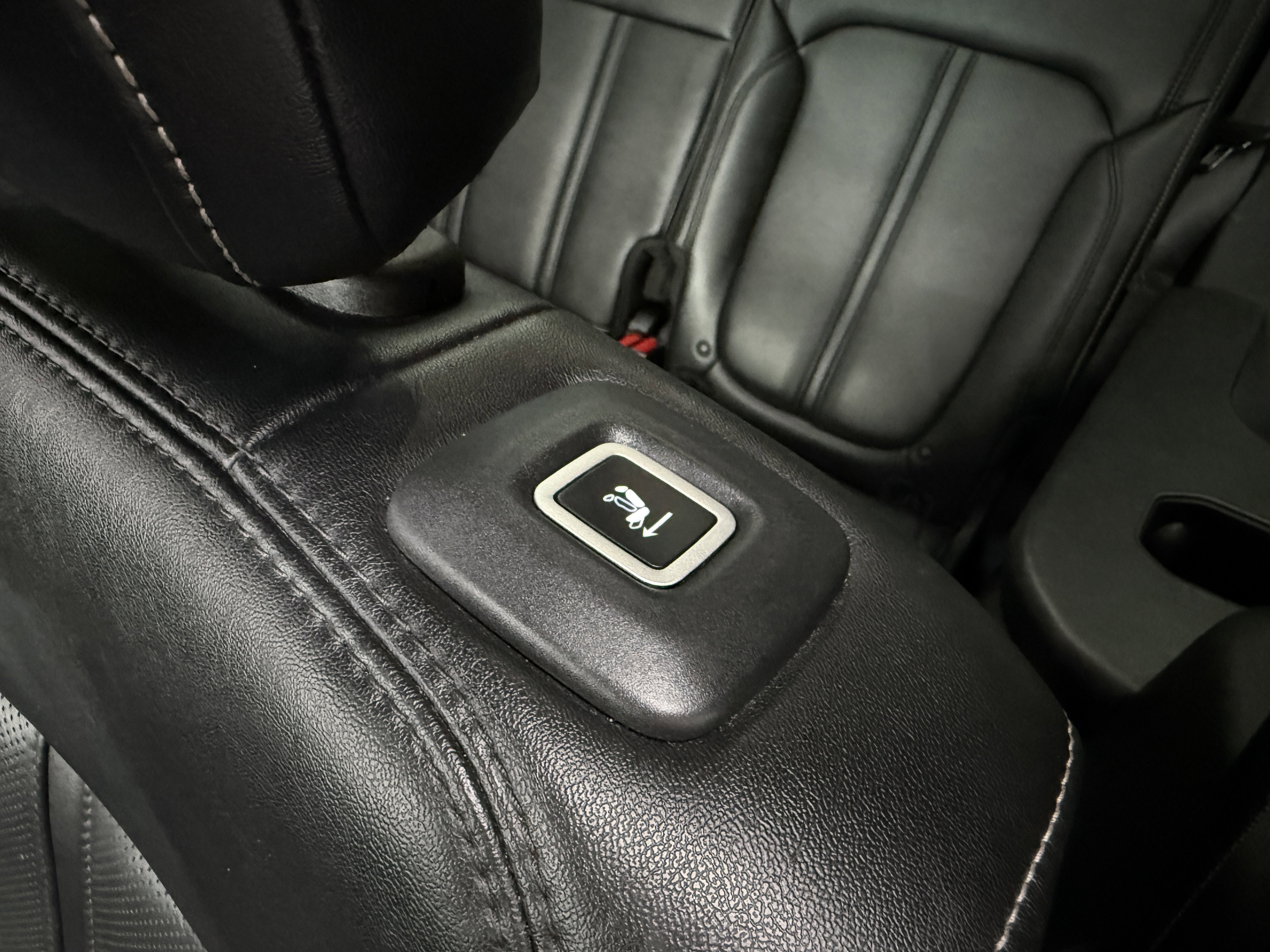 Used 2023 Jeep Wagoneer Series II AWD/4WD image 27