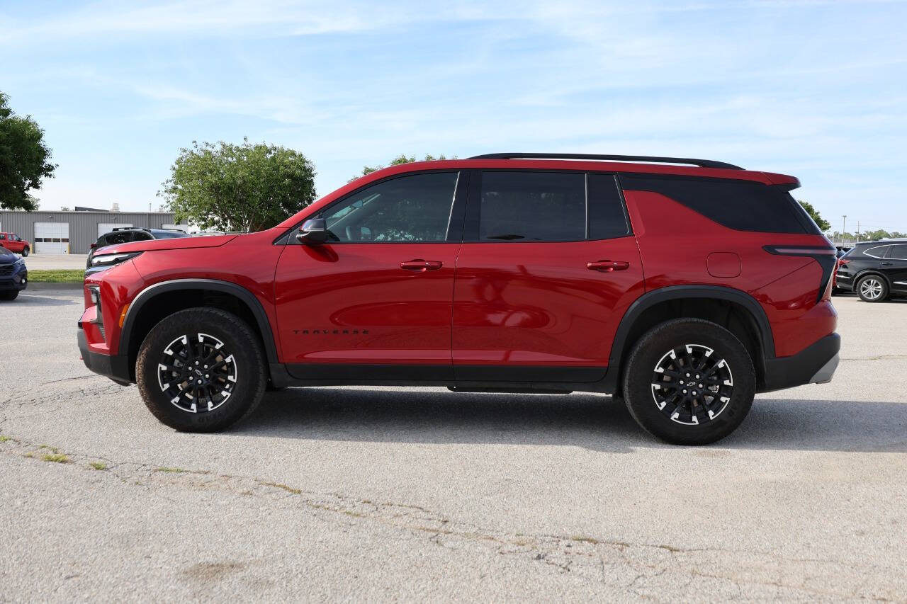 Used 2025 Chevrolet Traverse Z71 AWD/4WD image 8