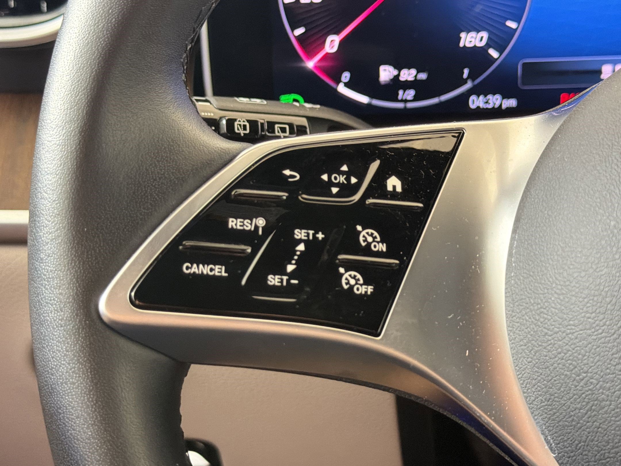 Used 2024 Mercedes-Benz GLC 300 image 17