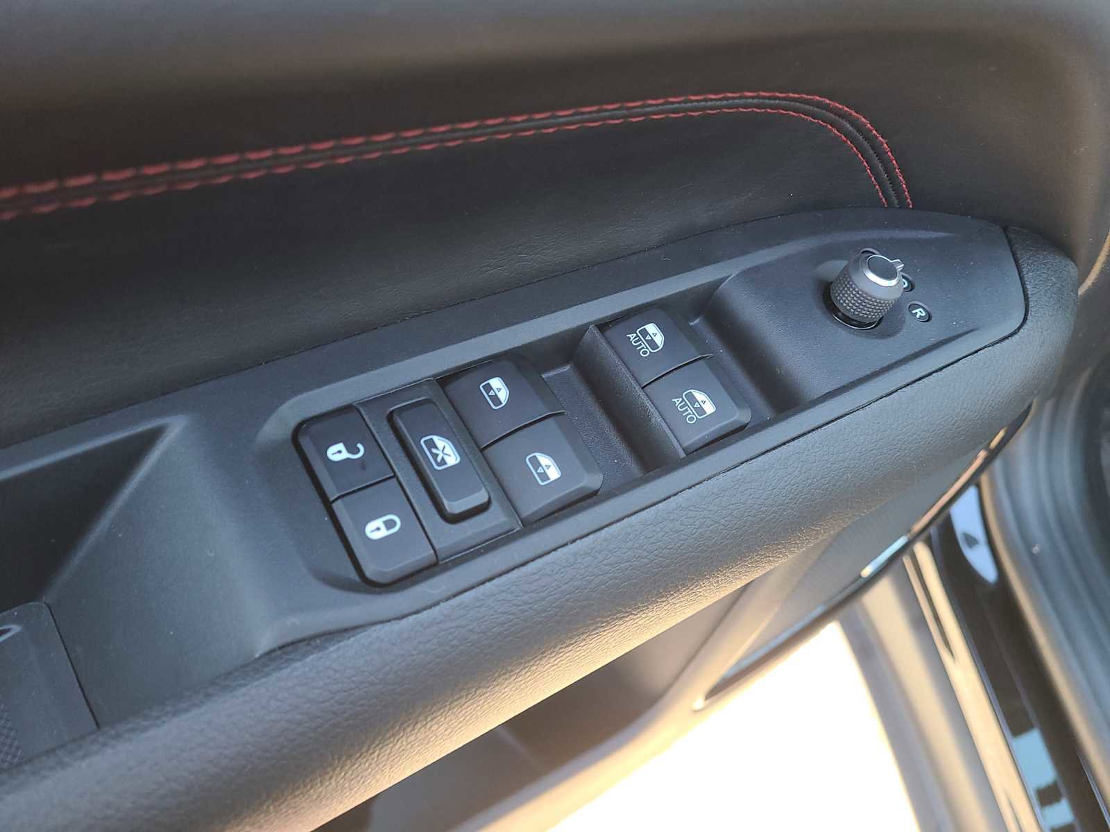 New 2024 Jeep Compass Trailhawk w/ Sun and Sound Group AWD/4WD image 23