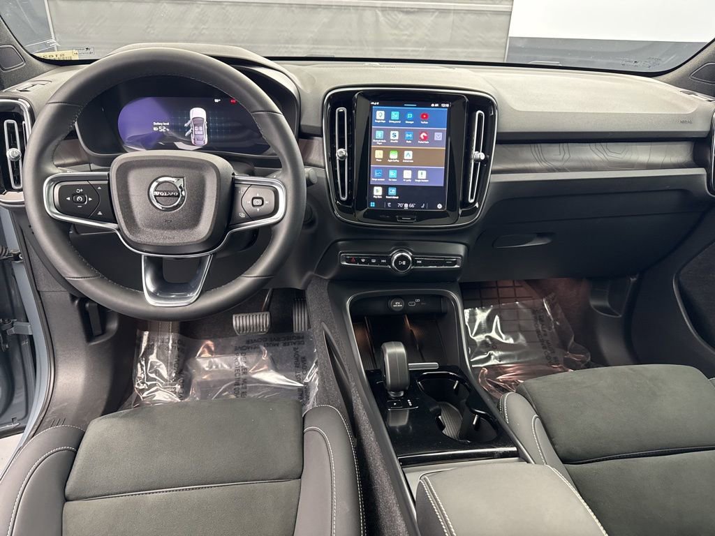 Used 2023 Volvo C40 P8 Recharge Ultimate w/ Protection Package Premier image 12