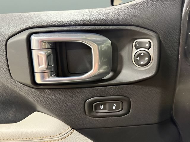 Used 2021 Jeep Wrangler Unlimited Sahara AWD/4WD image 35