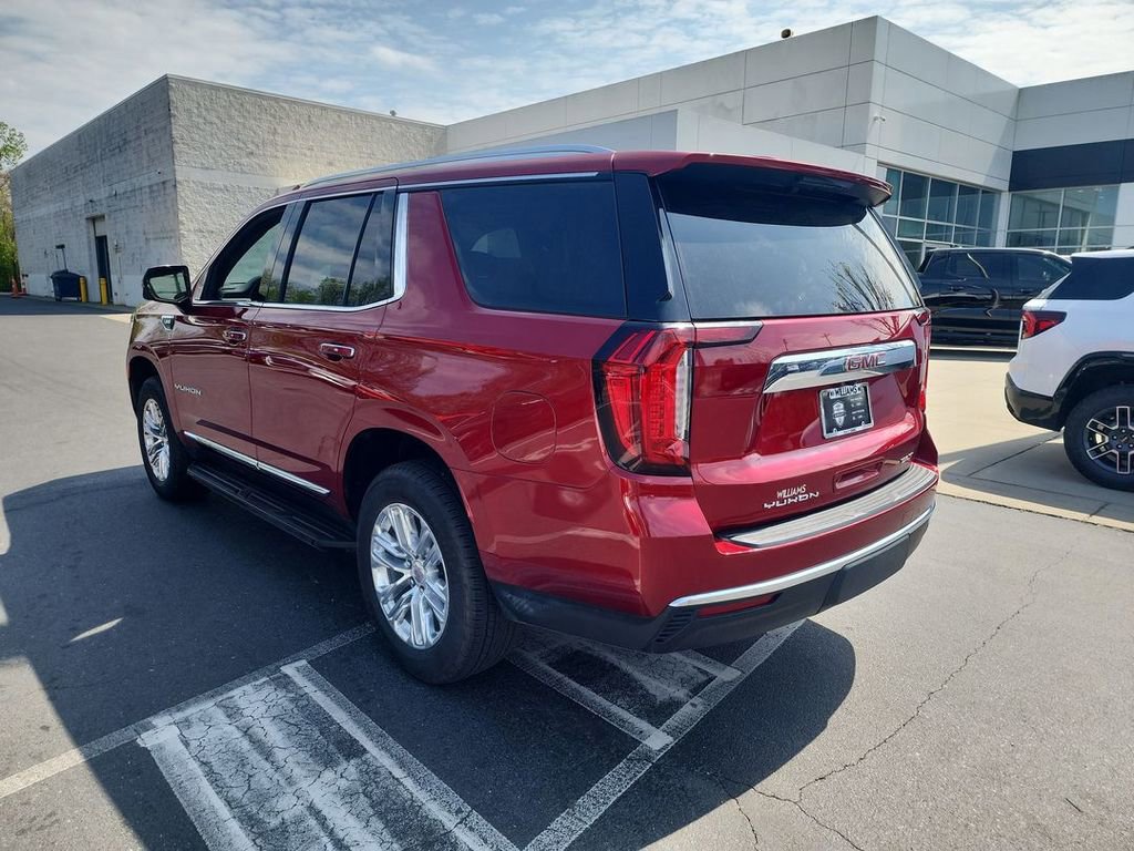 Used 2024 GMC Yukon SLT w/ SLT Premium Package image 6