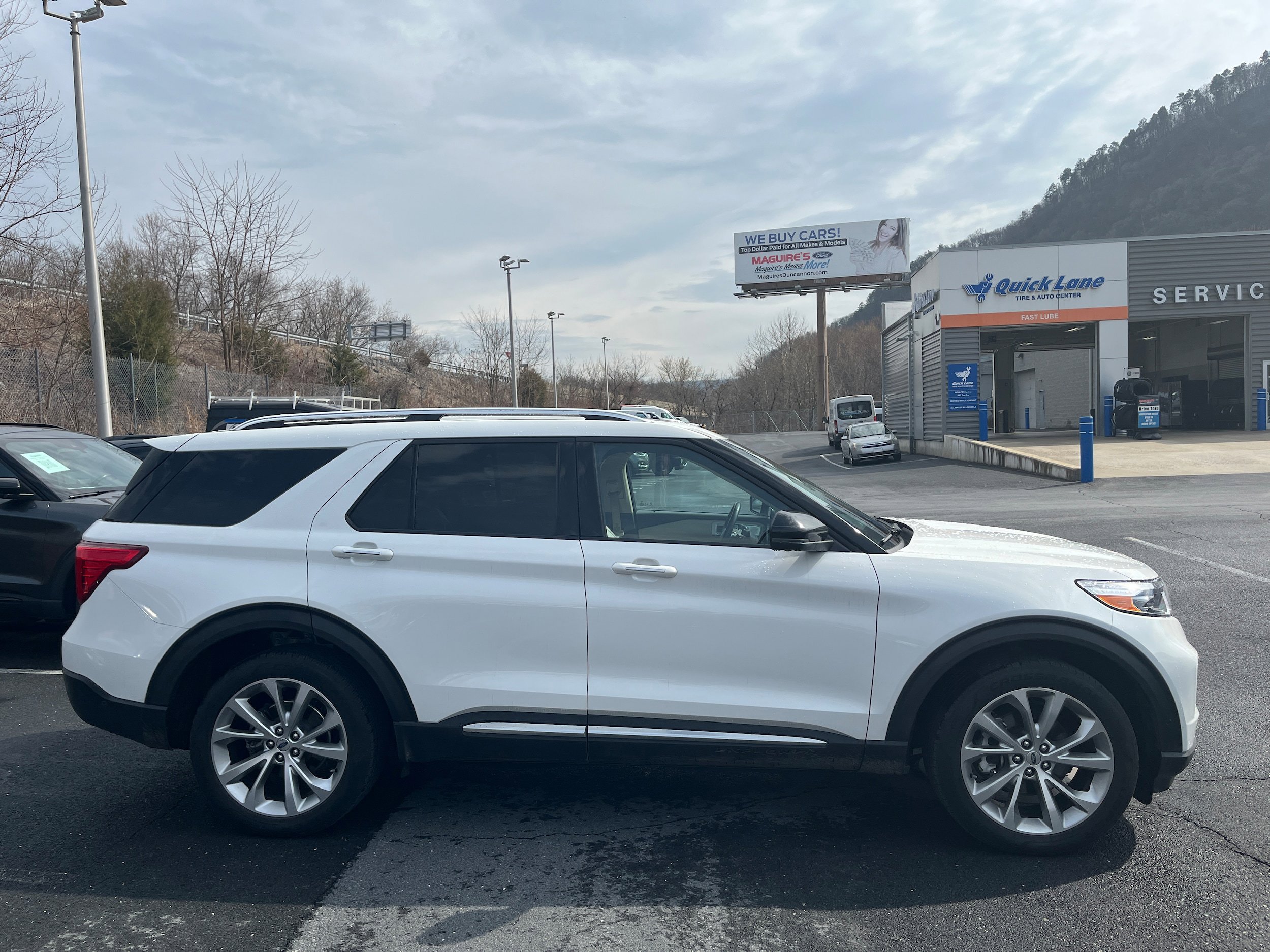 Certified 2021 Ford Explorer Platinum w/ Equipment Group 601A AWD/4WD image 4
