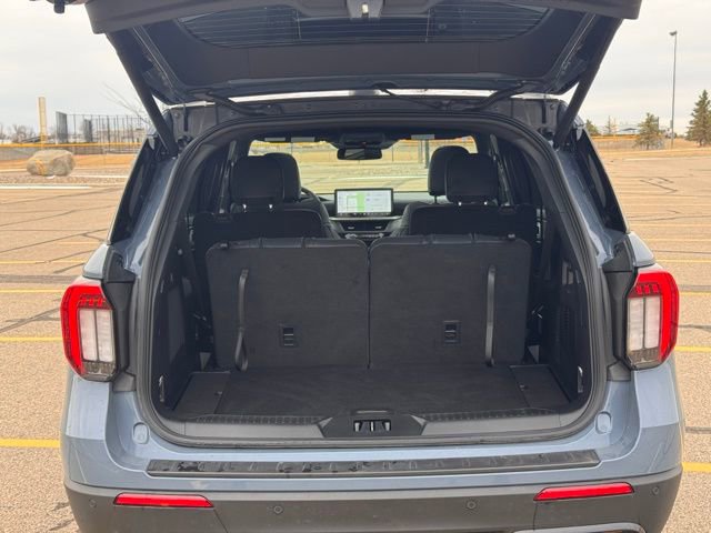 Used 2025 Ford Explorer ST-Line w/ ST-Line Street Pack image 33