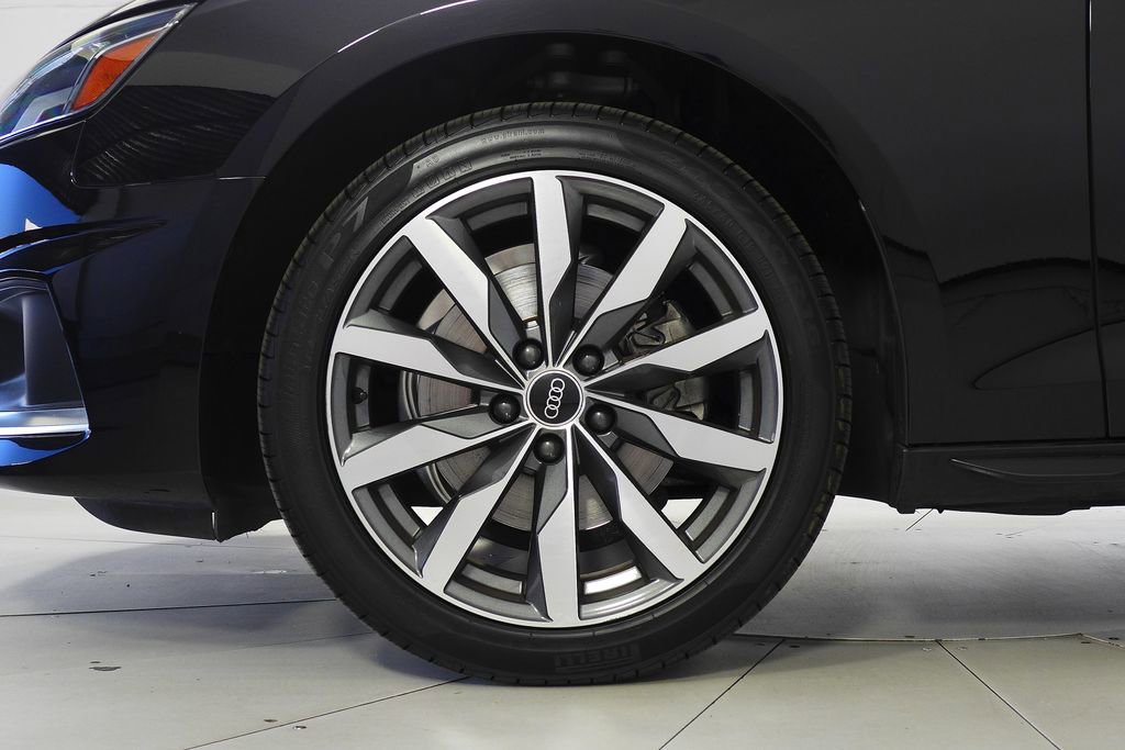 Used 2022 Audi A4 2.0T Premium w/ 18" Wheel Package image 5