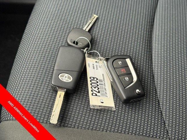 Used 2022 Toyota RAV4 LE AWD/4WD image 26