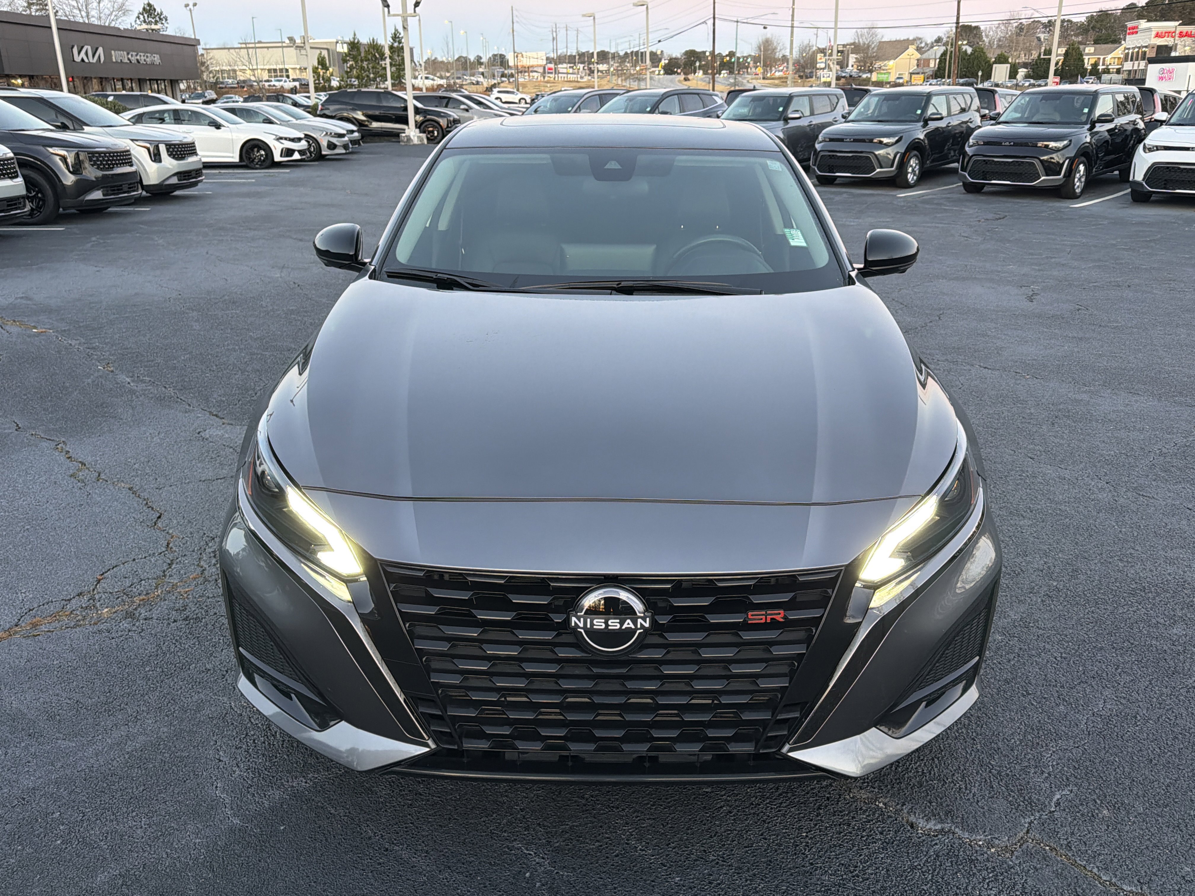 Used 2024 Nissan Altima 2.0 SR video 2