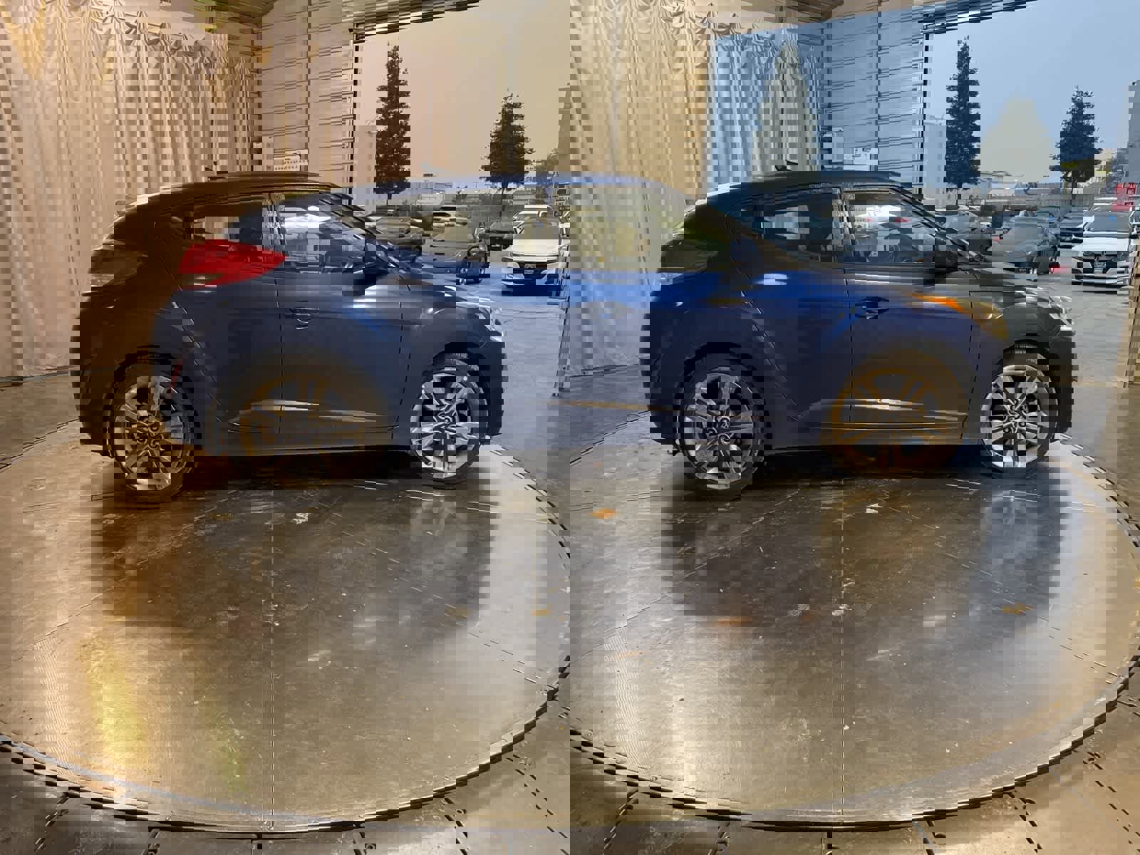 Used 2016 Hyundai Veloster w/ Option Group 03 image 4