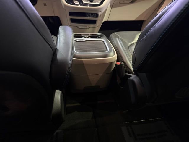 Used 2021 Chrysler Pacifica Touring-L image 29