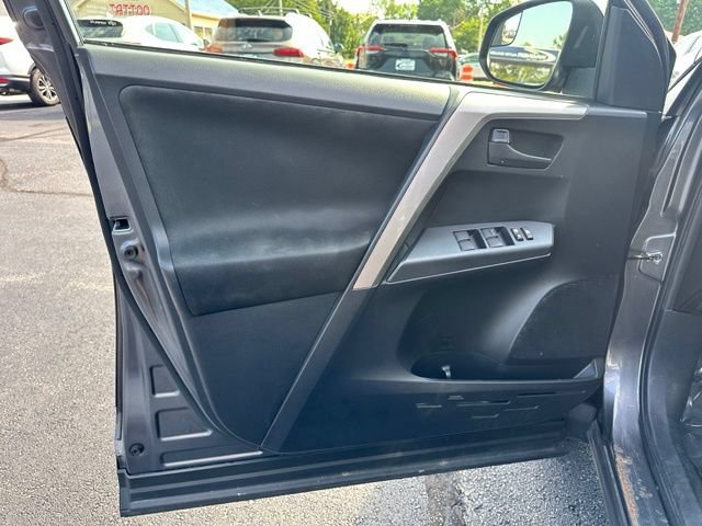 Used 2018 Toyota RAV4 LE w/ All Weather Liner Package AWD/4WD image 14