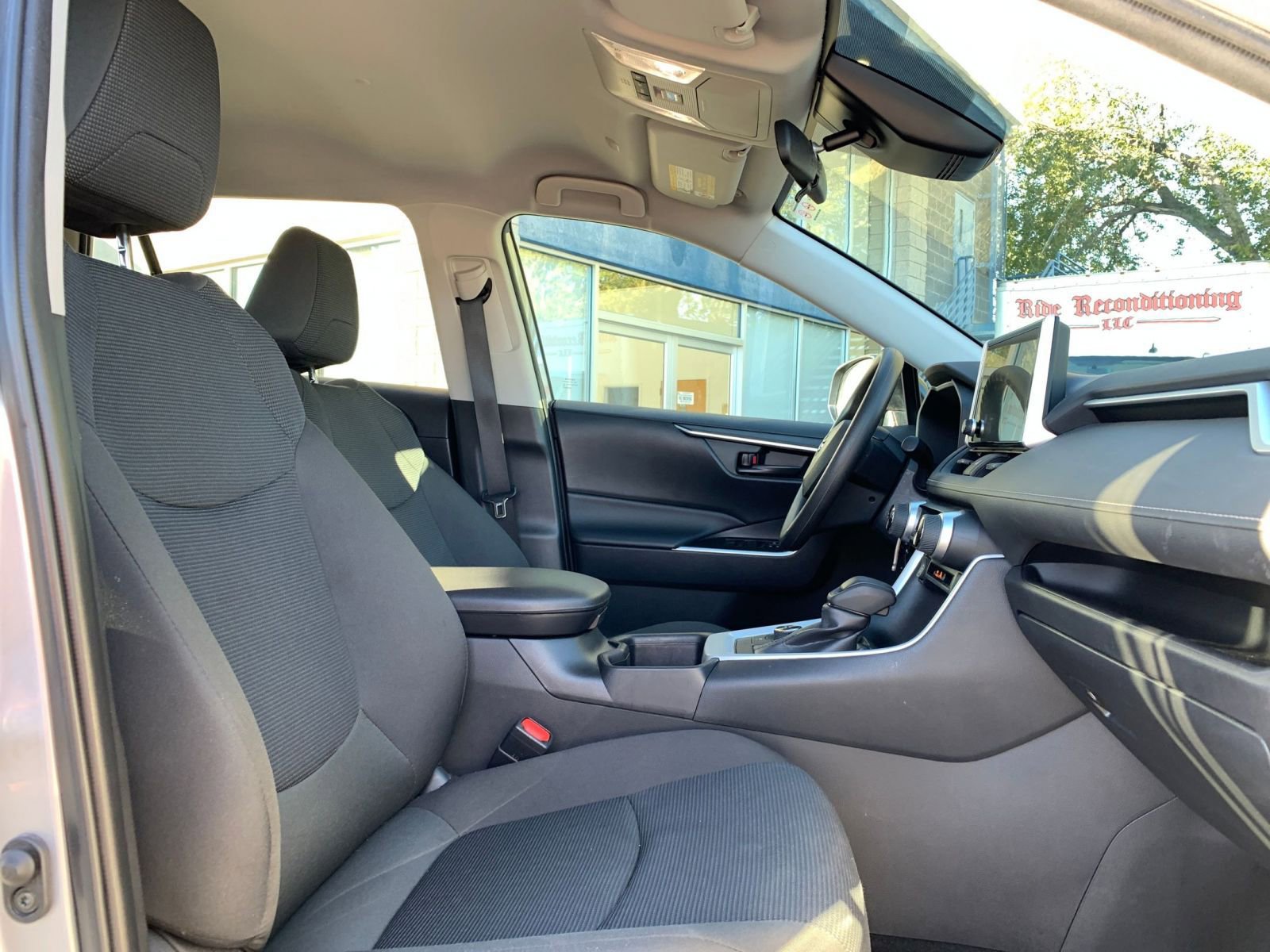 Used 2025 Toyota RAV4 LE image 35