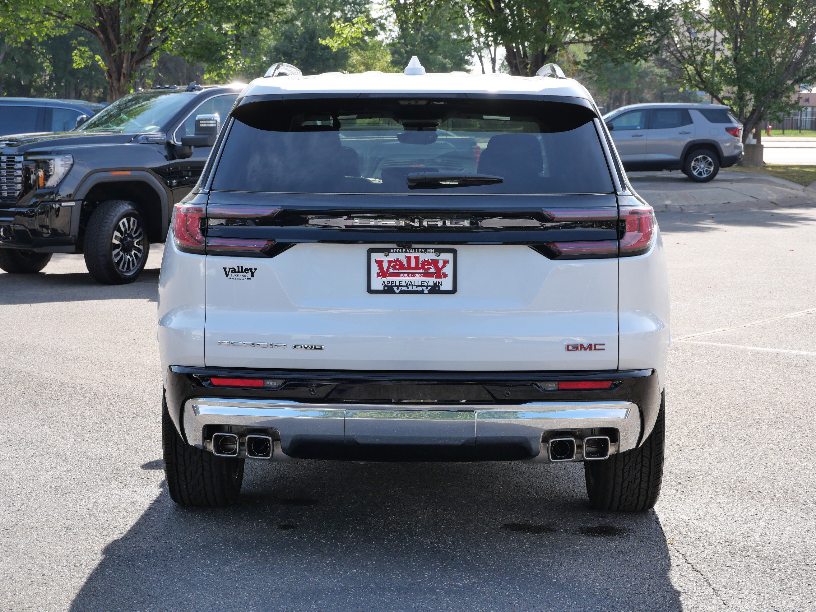 Used 2024 GMC Acadia Denali w/ Super Cruise Package image 7