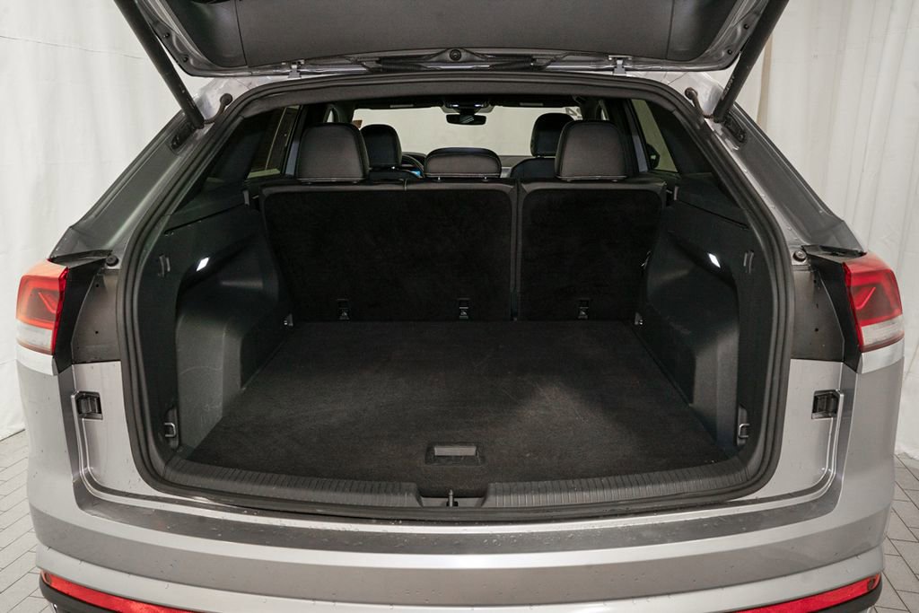 Used 2024 Volkswagen Atlas Cross Sport SE image 5