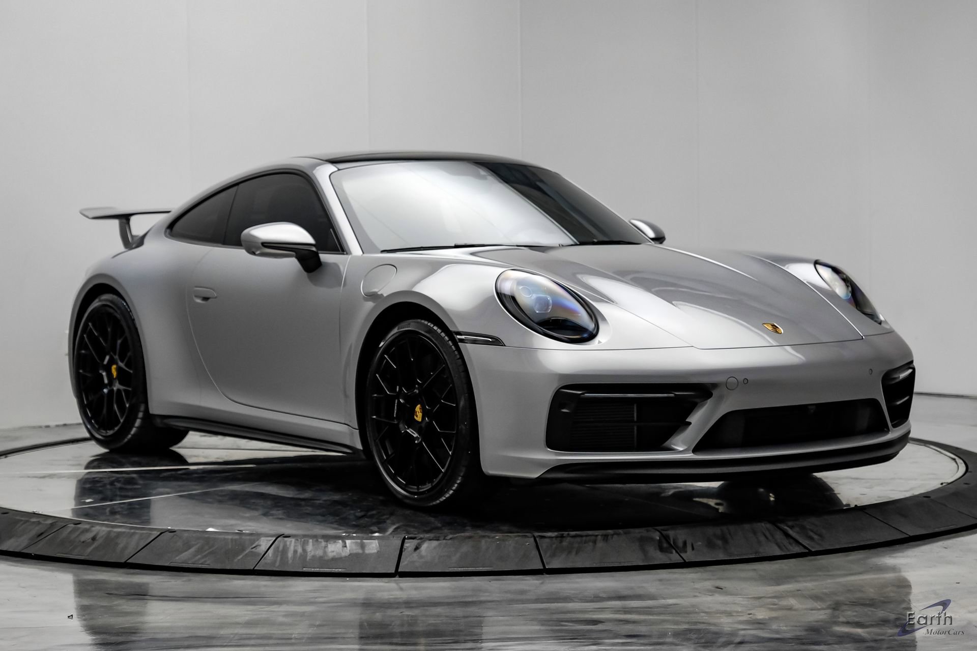 Used 2024 Porsche 911 Carrera GTS RWD image 25