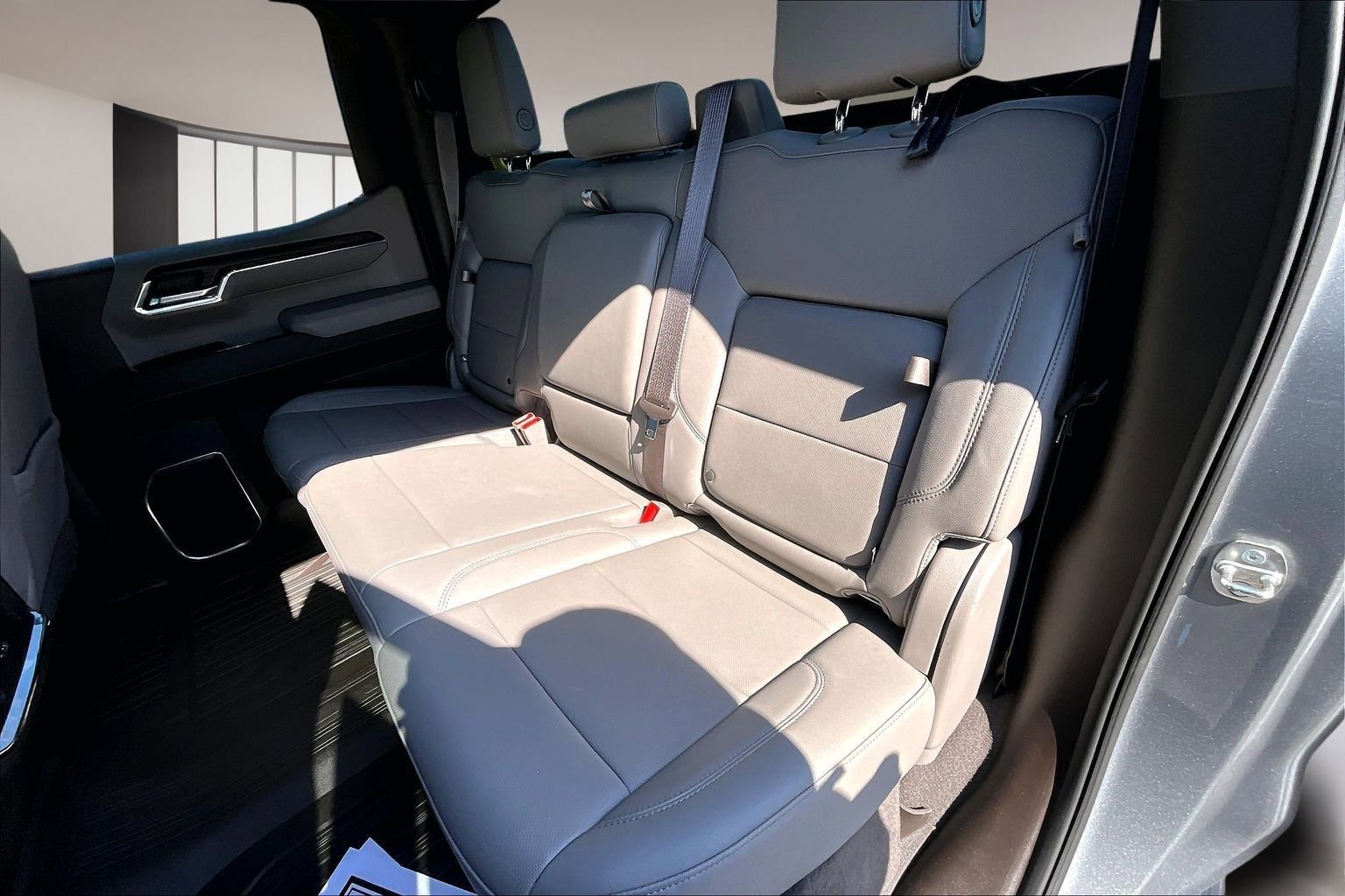 Used 2023 GMC Sierra 1500 SLT image 23