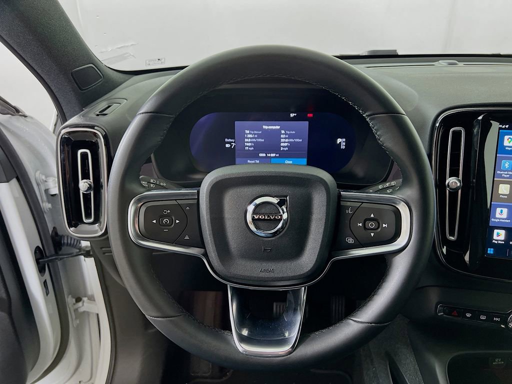 Used 2023 Volvo XC40 Recharge Core image 12