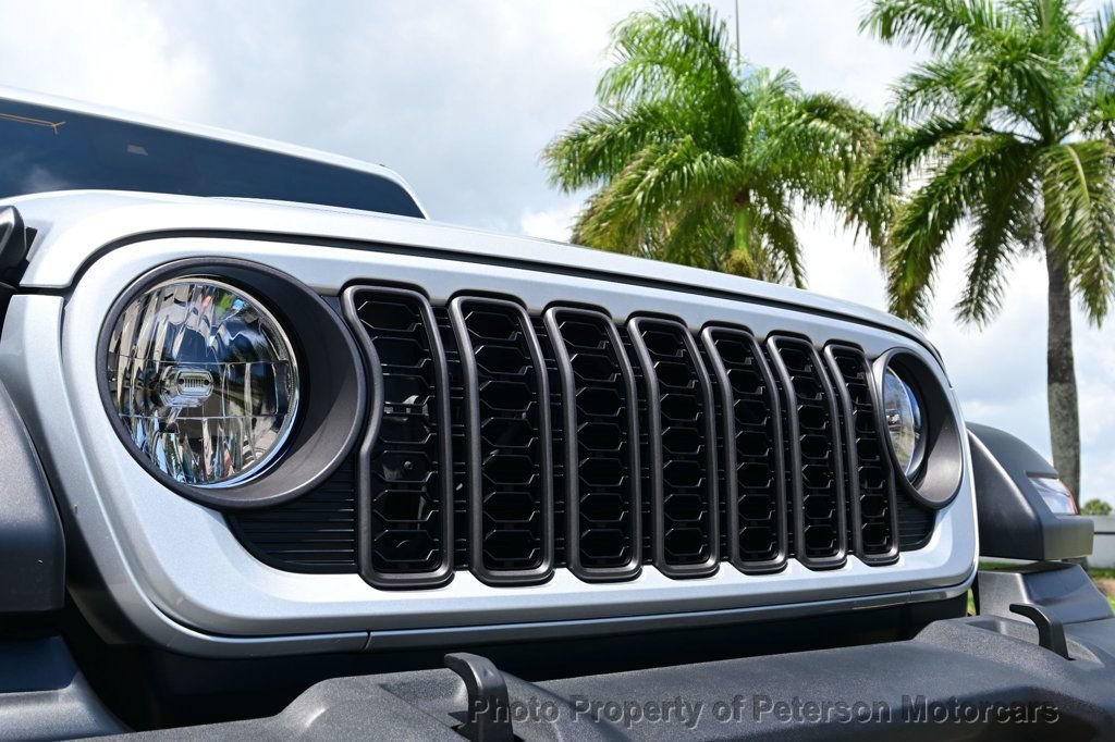 Used 2024 Jeep Wrangler Sport AWD/4WD image 9