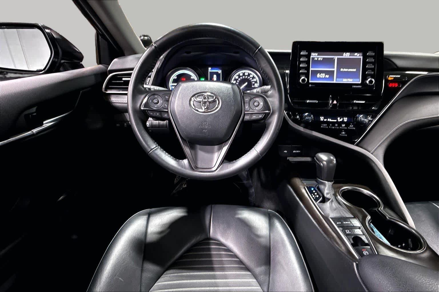 Used 2024 Toyota Camry SE w/ Convenience Package FWD image 6