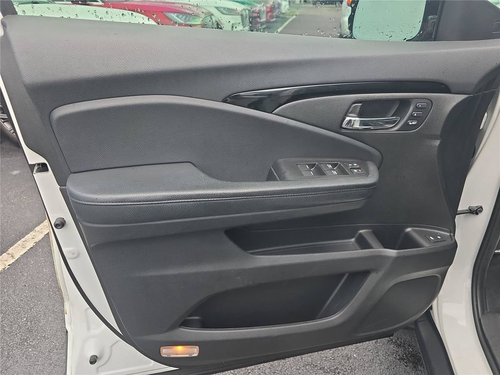 Used 2020 Honda Pilot Elite image 16