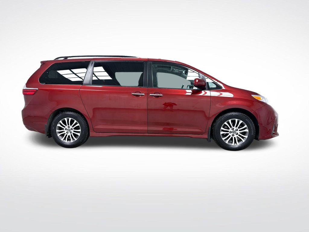 Used 2019 Toyota Sienna XLE FWD image 13