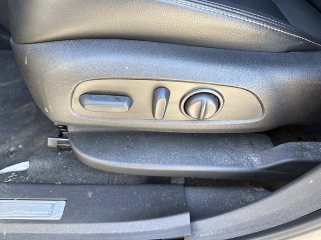 Used 2023 Chevrolet Equinox Premier FWD image 35