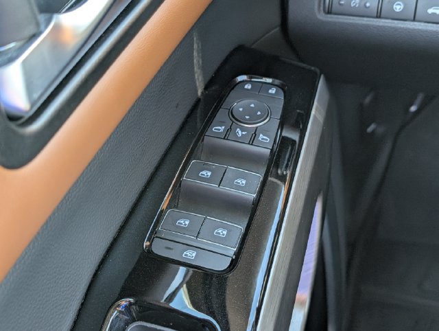 Used 2024 Nissan Pathfinder Platinum AWD/4WD image 25
