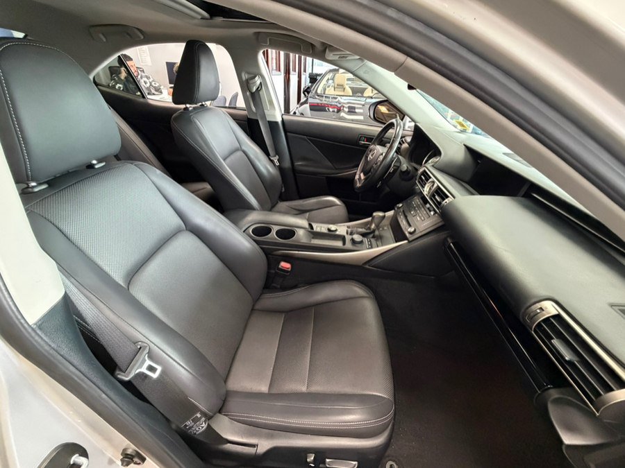 Used 2015 Lexus IS 250 w/ Premium Package RWD image 42