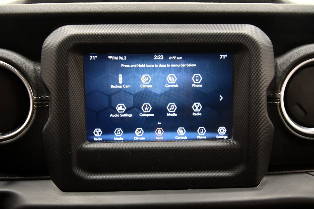 Used 2021 Jeep Wrangler Unlimited Sahara w/ Dual Top Group AWD/4WD image 23