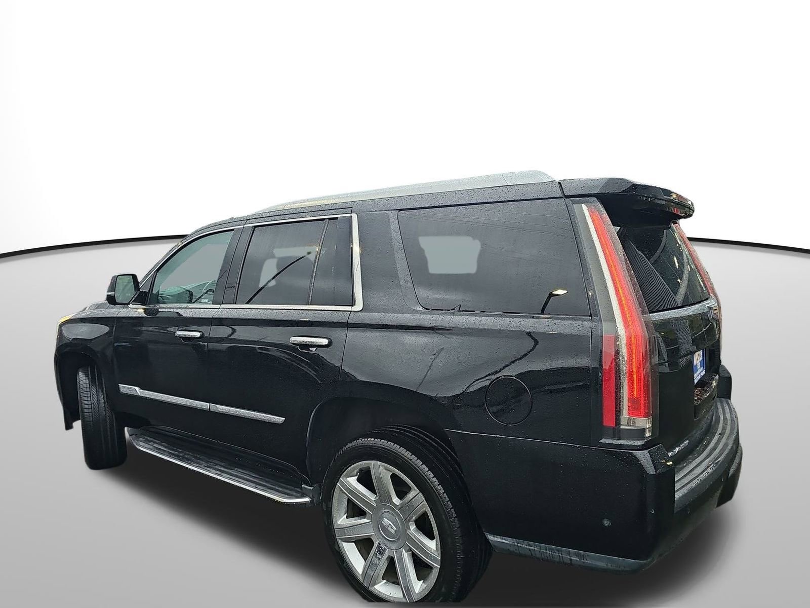 Used 2018 Cadillac Escalade Luxury image 3