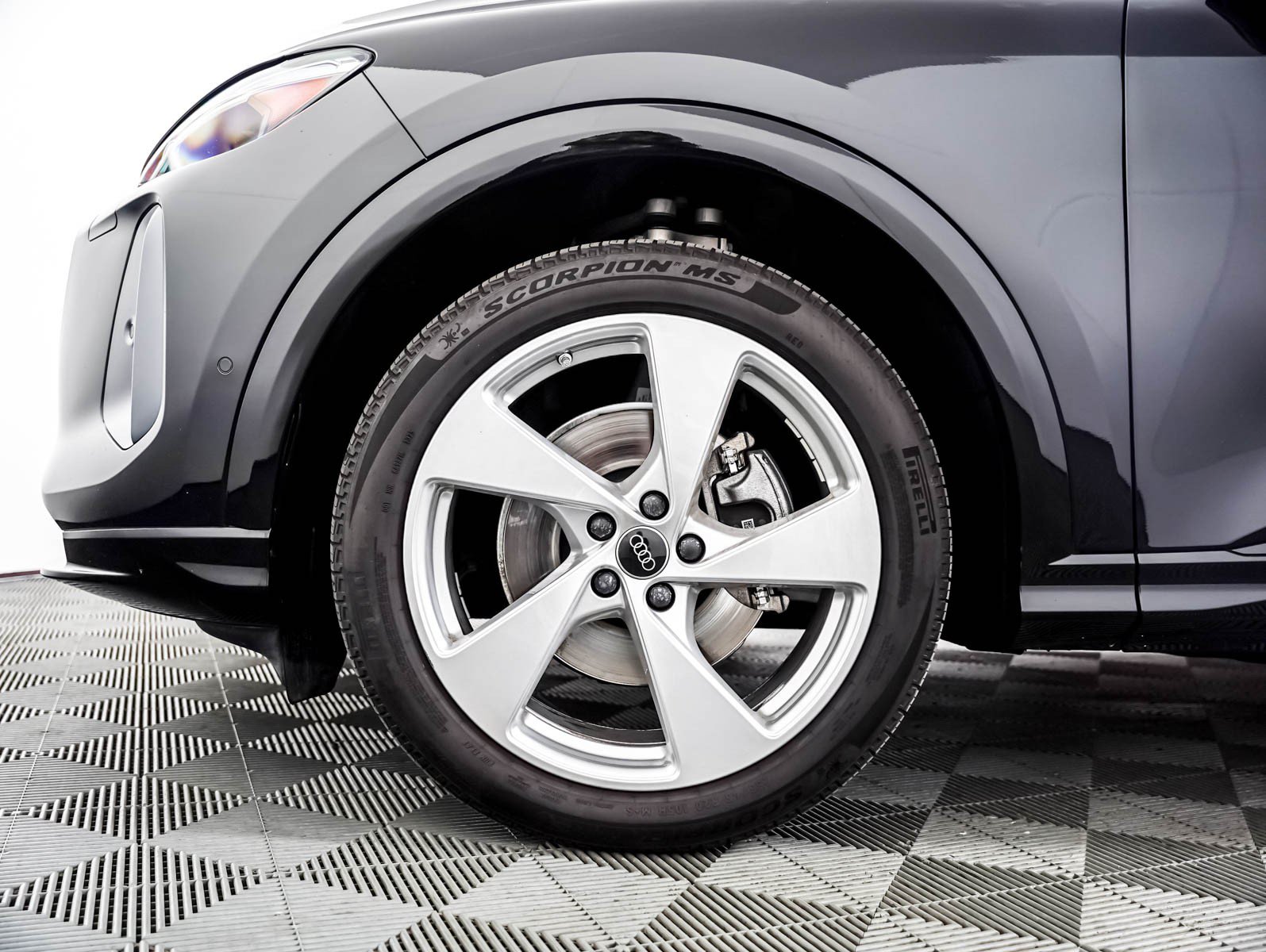 Certified 2025 Audi Q5 Prestige AWD/4WD image 6