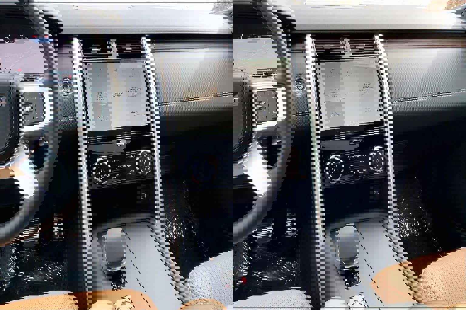 Used 2025 Land Rover Discovery Dynamic SE image 7