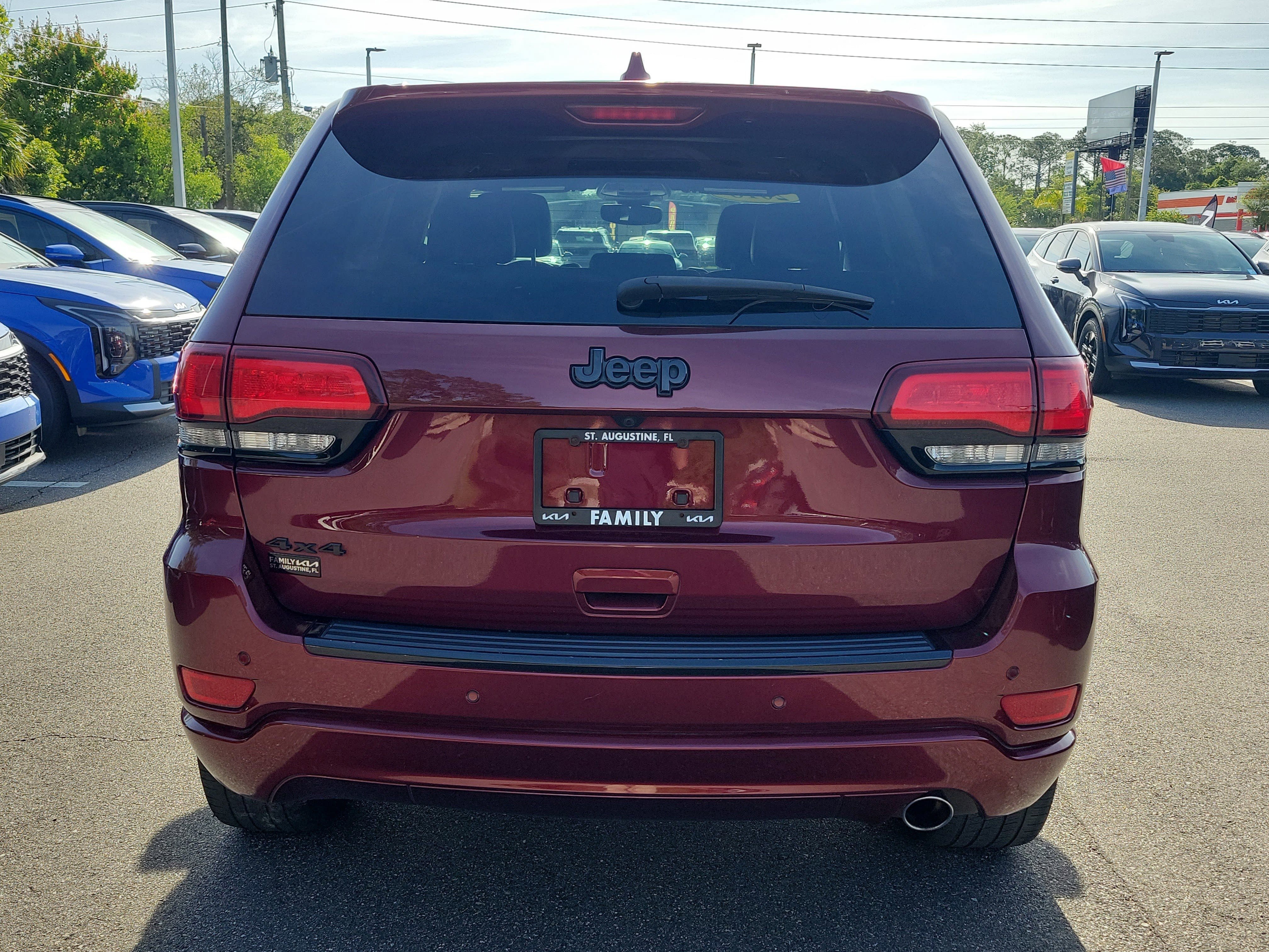 Used 2018 Jeep Grand Cherokee Altitude AWD/4WD image 5