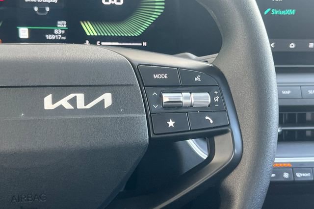 Used 2025 Kia K4 image 30